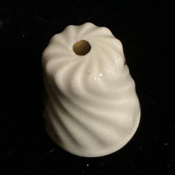 Vintage Porcelain Thimble of Fire-Breathing Dragon - Picture 5 of 7